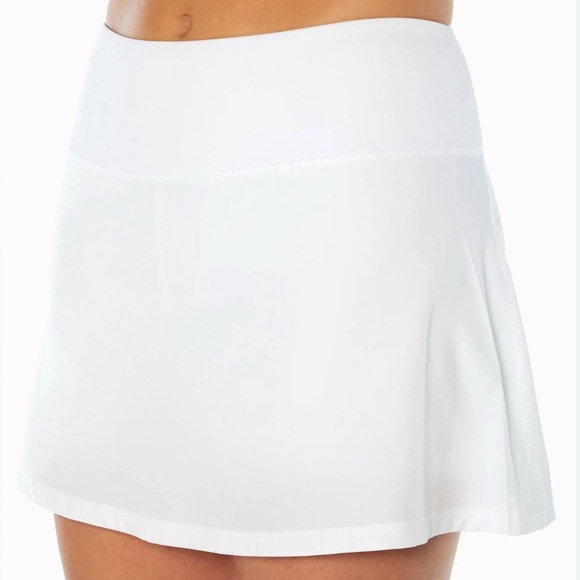 Marika Dresses & Skirts - NWT MARIKA White Skort~ Size XL